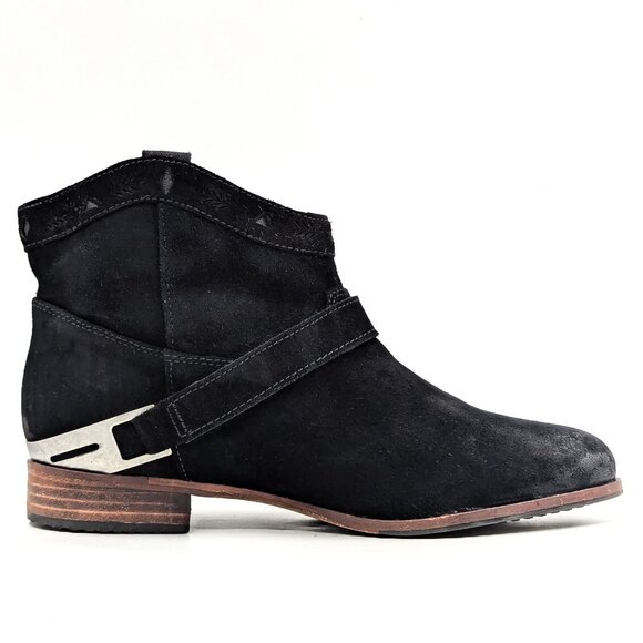 UGG Women Austin Black Suede Moto Buckle Biker Ankle Boots size 10 - Picture 5 of 11